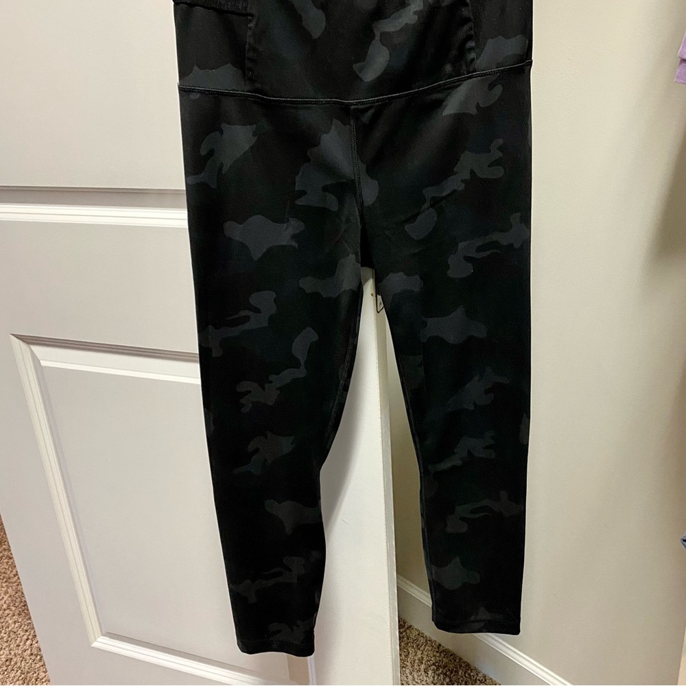 Yogalicious Lux Ankle Legging Supportive Waistband - Black Camo M